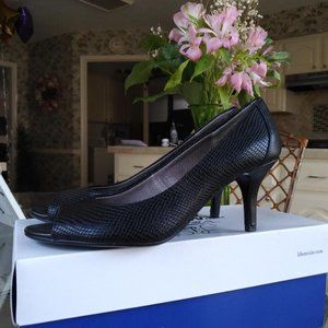 Life Stride Open Toe Black Pump Shoes  Size 8N NIB